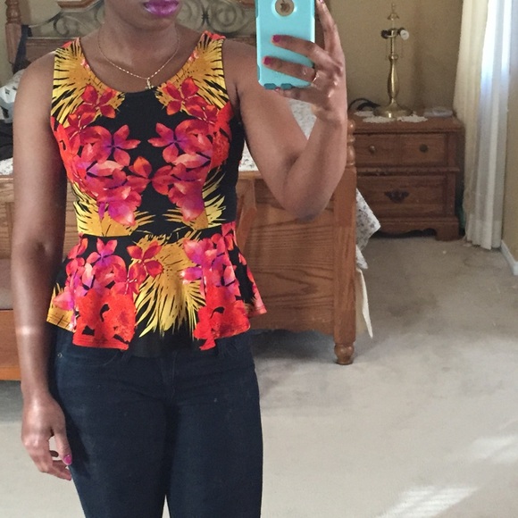 Tropical Peplum Top - Picture 4 of 4